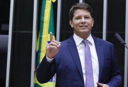 Deputado afirma que cinebiografia 