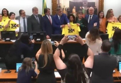 Sessão da CCJ que aprovou PL de limite de jornada para psicólogos  -  (crédito: Reprodução YouTube/Câmara dos Deputados) -Sessão da CCJ que aprovou PL de limite de jornada para psicólogos  -  (crédito: Reprodução YouTube/Câmara dos Deputados)