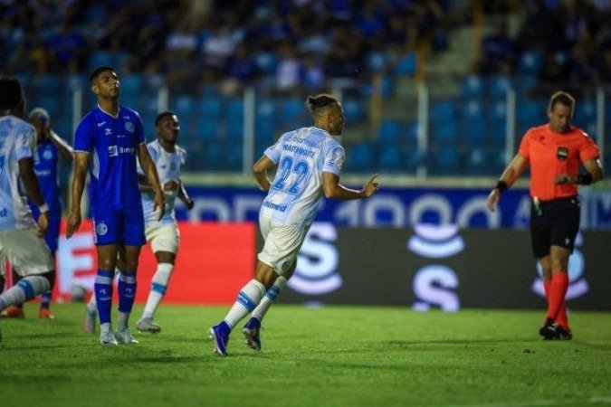 Braithwaite foi o destaque da vit&oacute;ria do Gr&ecirc;mio -  (crédito: Lucas Uebel/Gr&ecirc;mio)