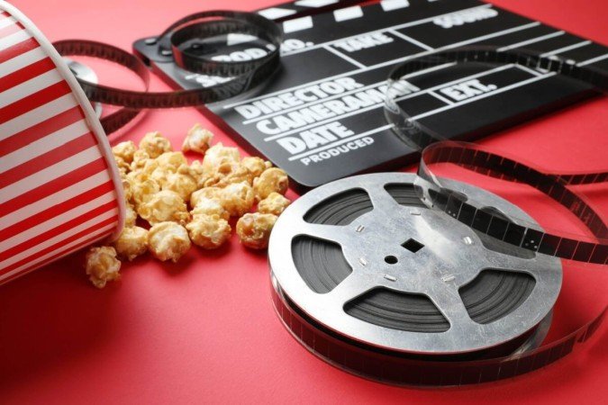 Alguns filmes se tornaram referências, permanecendo atuais mesmo décadas após seus lançamentos (Imagem: New Africa | Shutterstock) - (crédito: EdiCase) Alguns filmes se tornaram referências, permanecendo atuais mesmo décadas após seus lançamentos (Imagem: New Africa | Shutterstock) - (crédito: EdiCase)