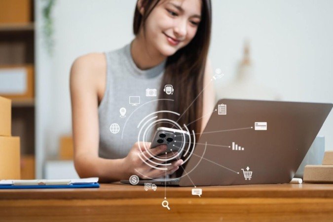 As redes sociais deixaram de ser vitrine e se tornaram parte essencial da estratégia de crescimento dos negócios (Imagem: THICHA SATAPITANON | Shutterstock) - (crédito: EdiCase) As redes sociais deixaram de ser vitrine e se tornaram parte essencial da estratégia de crescimento dos negócios (Imagem: THICHA SATAPITANON | Shutterstock) - (crédito: EdiCase)