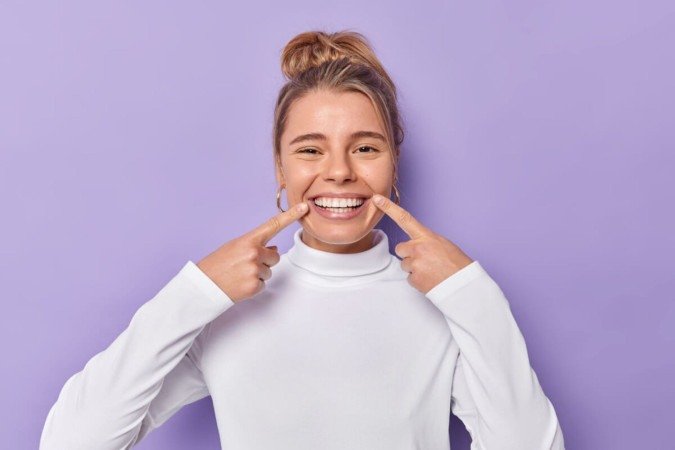 Os cuidados com a saúde bucal devem ser adaptados para o frio (Imagem: Cast Of Thousands | Shutterstock)
- (crédito: EdiCase) Os cuidados com a saúde bucal devem ser adaptados para o frio (Imagem: Cast Of Thousands | Shutterstock)
- (crédito: EdiCase)