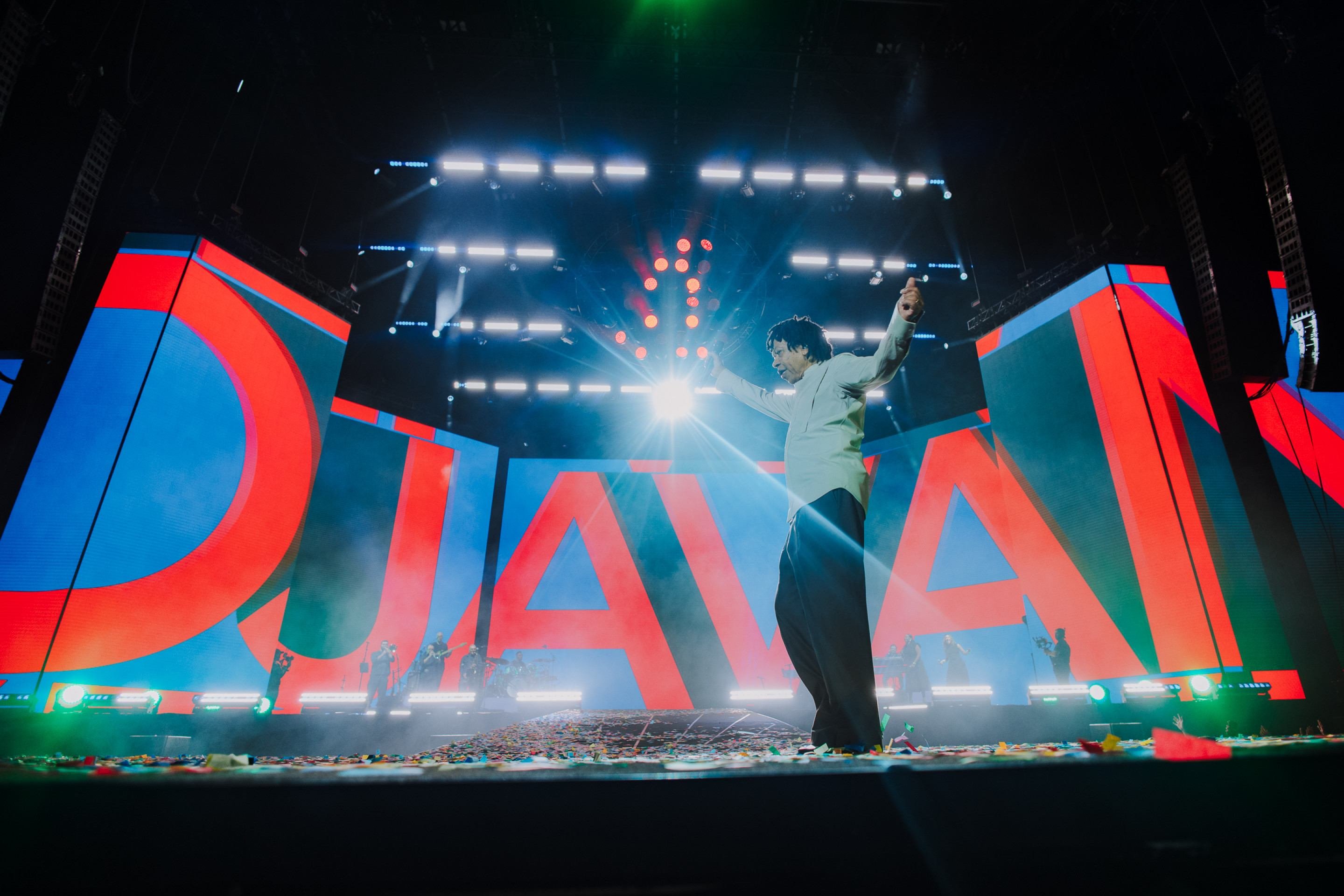 Djavan reafirma extensão  dos sucessos na estreia da turnê de 50 anos