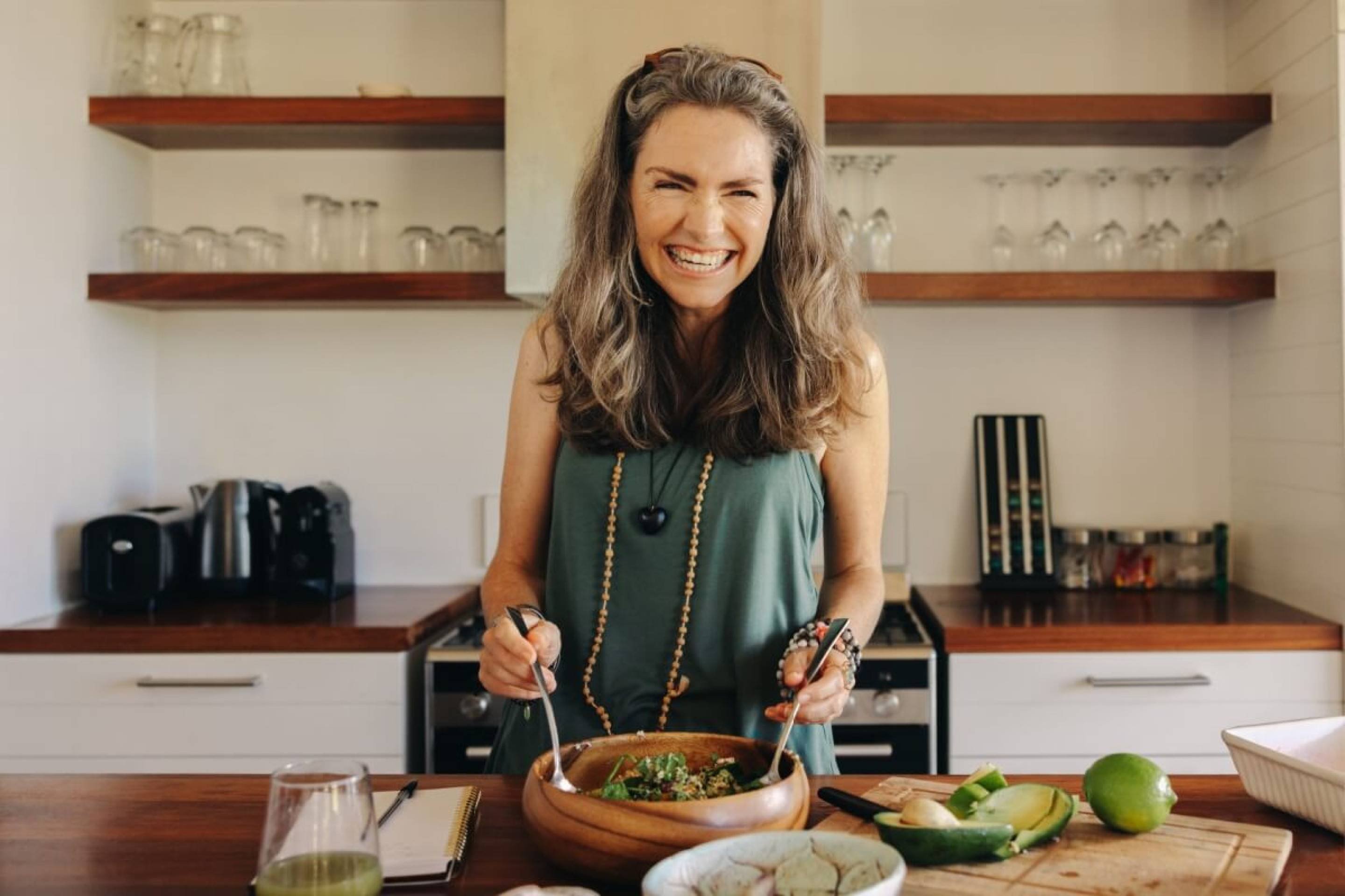 Saúde na menopausa: 4 dietas para amenizar desconfortos e proteger o organismo