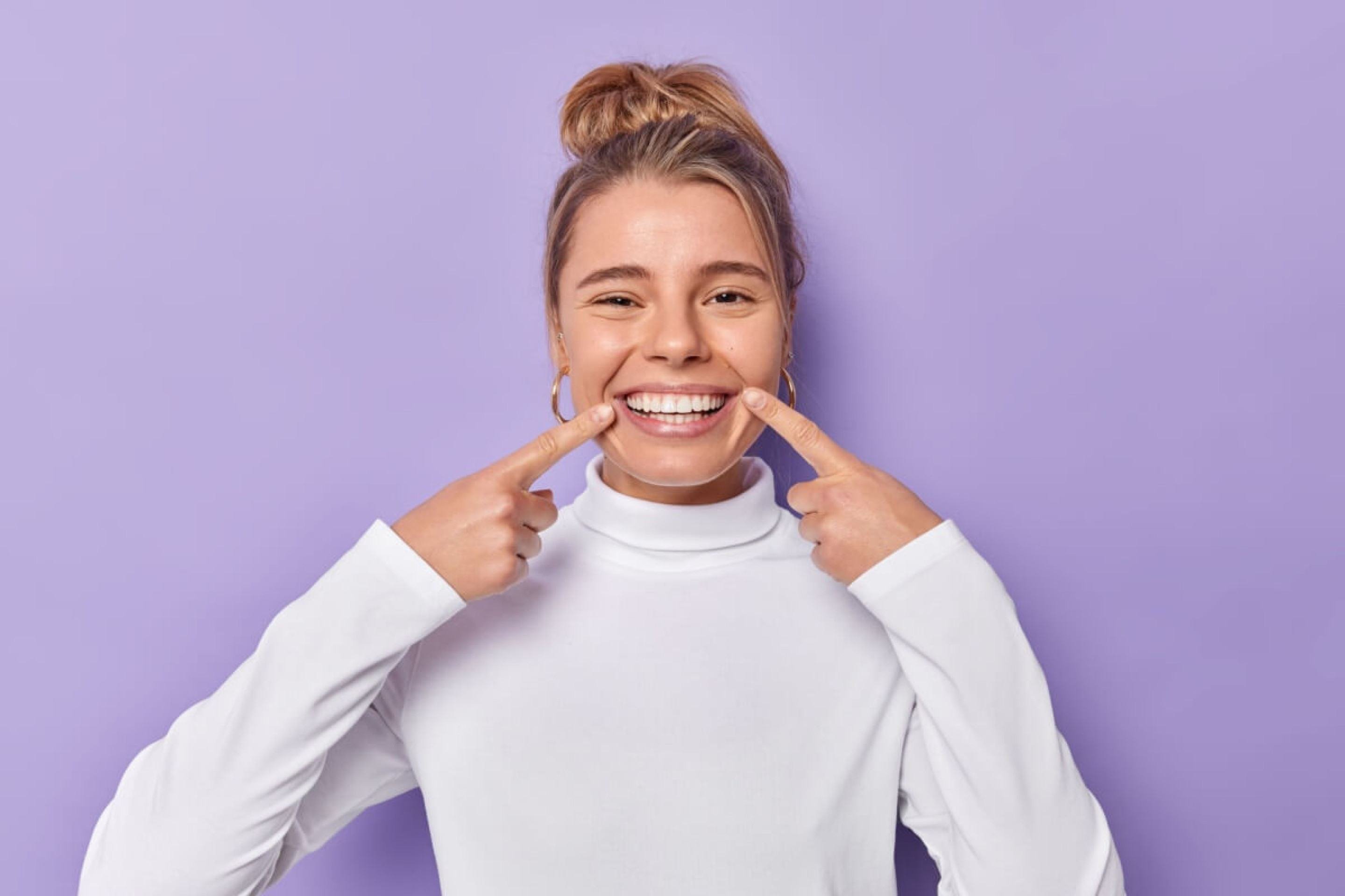 Dentes sensíveis e boca seca: 6 cuidados com a saúde bucal durante o frio