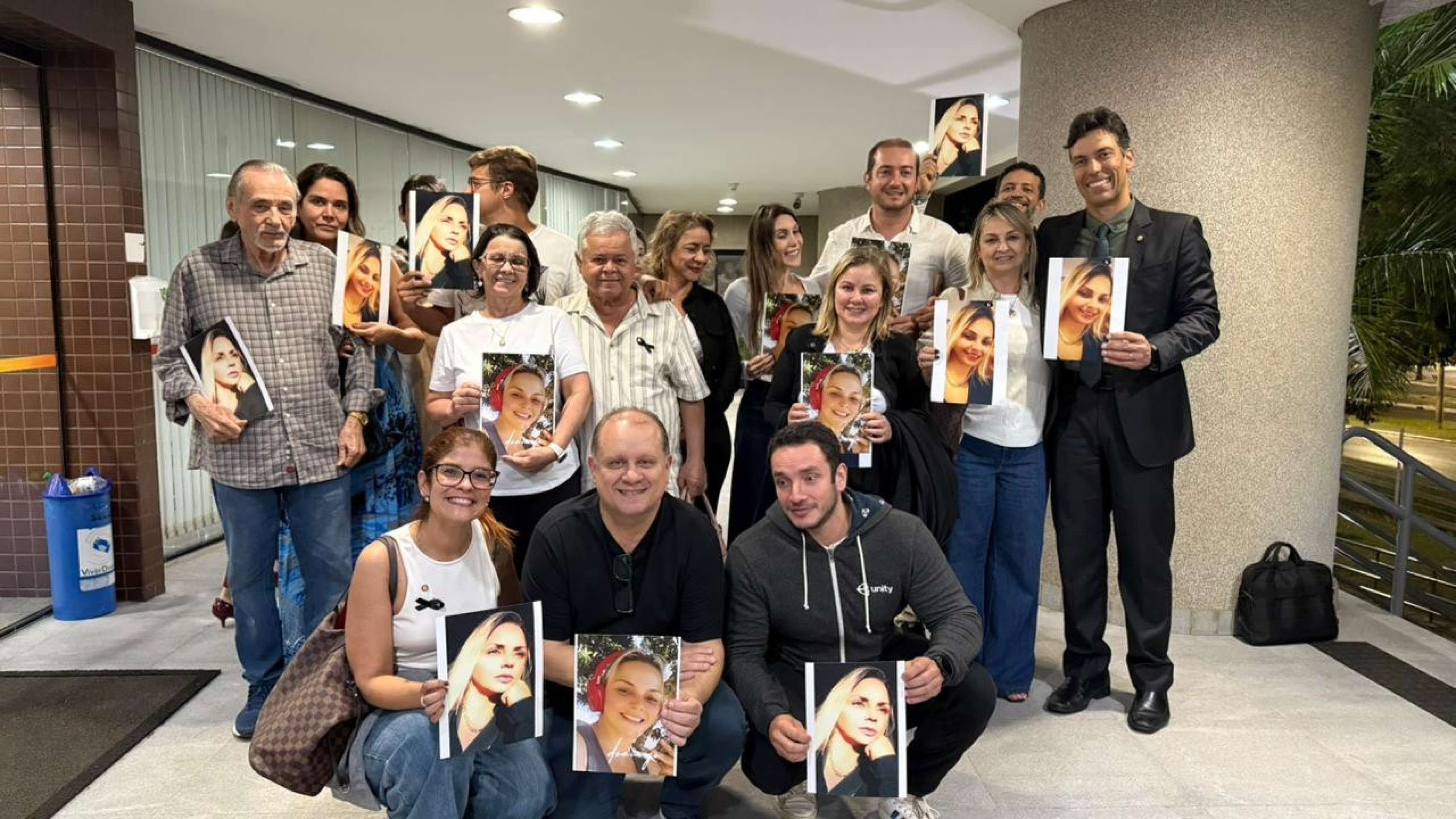 Familiares de Thalita comemoram decis&atilde;o 
