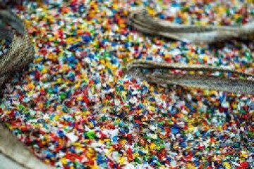 Os micro e nano plásticos mal são visíveis a olho nu -  (crédito: Reprodução/Freepik)