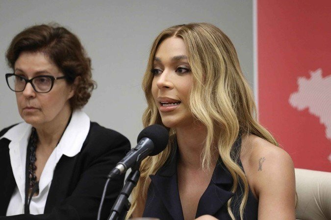 De acordo com Erika Hilton, o governo também trabalha com um projeto em regime de urgência, o que aumentaria a pressão para destravar a tramitação do texto - (crédito: Kayo Magalhaes) De acordo com Erika Hilton, o governo também trabalha com um projeto em regime de urgência, o que aumentaria a pressão para destravar a tramitação do texto - (crédito: Kayo Magalhaes)
