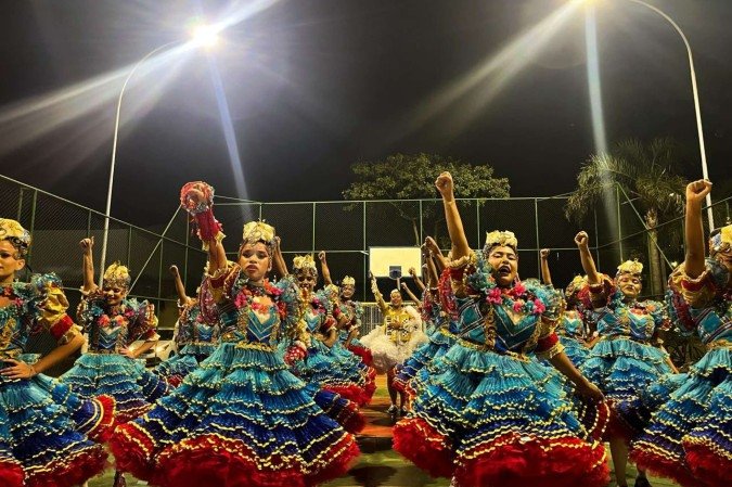 Os participantes da quadrilha Pinga em Mim se reúnem no Paranoá toda as sextas-feiras para ensaiar