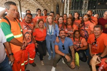 Dia do Gari é celebrado com homenagens, serviços gratuitos e sorteio de prêmios no Parque da Cidade -  (crédito: Paulo H. Carvalho / Agência Brasília)