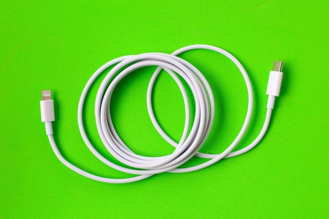 Os cabos são formados por pequenos fios metálicos revestidos por uma camada isolante. Na extremidade, esses fios se ligam a um conector. E é justamente nessa junção que os problemas costumam surgir - (crédito: Getty Images) Os cabos são formados por pequenos fios metálicos revestidos por uma camada isolante. Na extremidade, esses fios se ligam a um conector. E é justamente nessa junção que os problemas costumam surgir - (crédito: Getty Images)