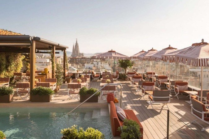 Rooftop em Barcelona: La Dolce Vitae renova experiência de luxo com gastronomia mediterrânea e homenagem a Gaudí - (crédito: Uai Turismo) Rooftop em Barcelona: La Dolce Vitae renova experiência de luxo com gastronomia mediterrânea e homenagem a Gaudí - (crédito: Uai Turismo)