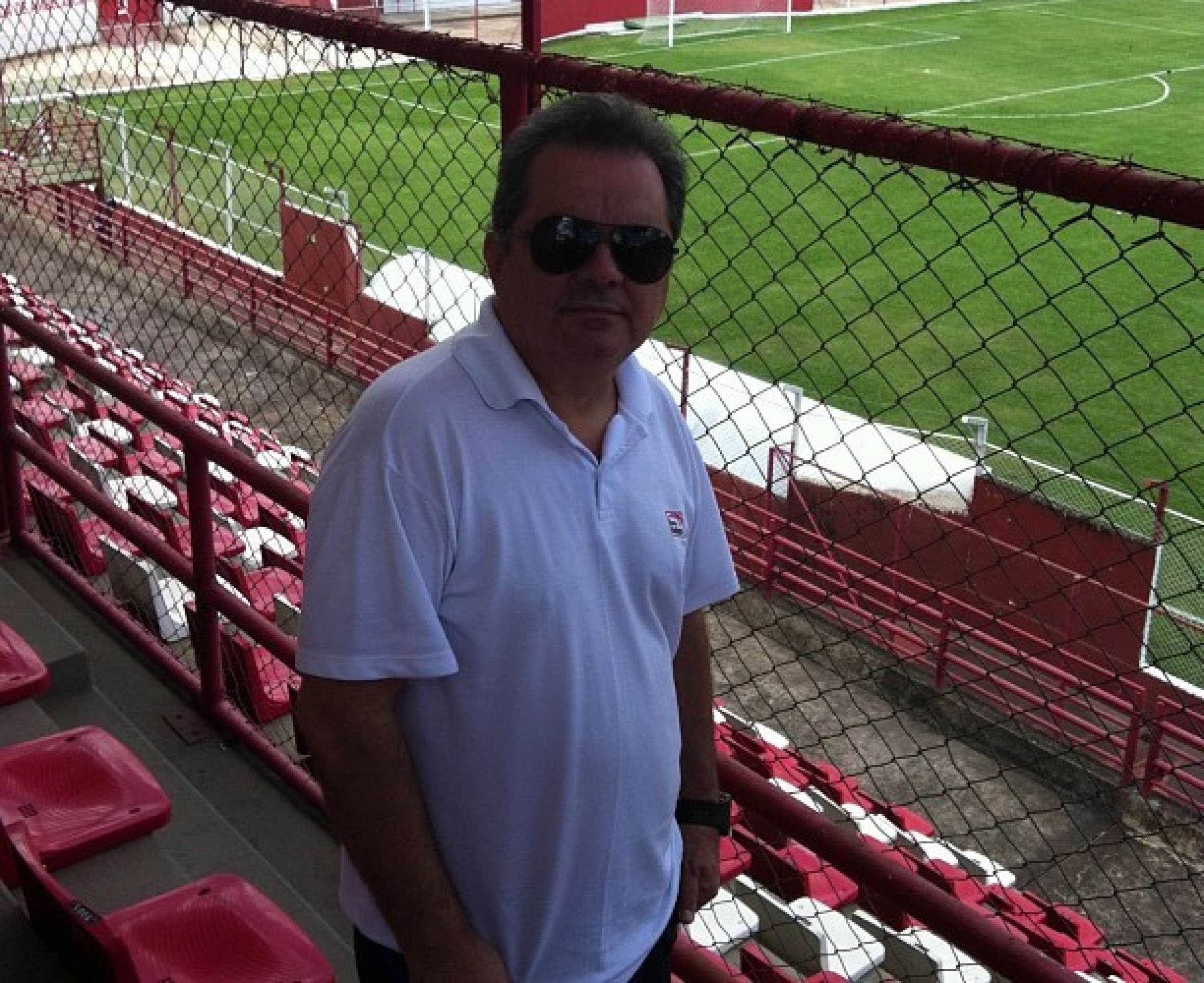 Morre aos 67 anos o locutor esportivo mineiro Milton Naves