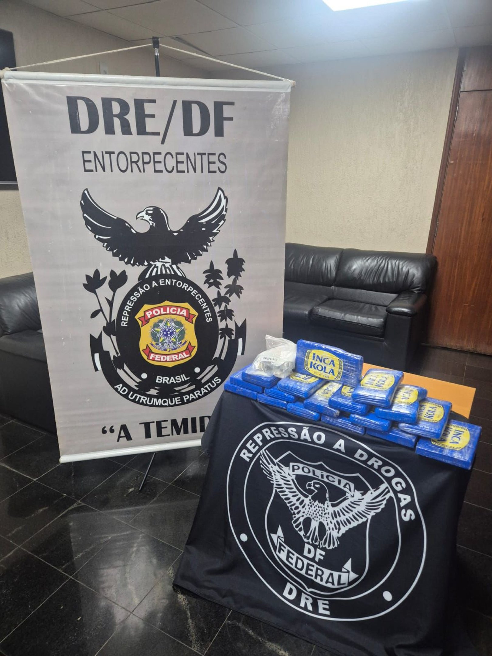 PF apreende cerca de 20 kg de coca&iacute;na e prende dois suspeitos no DF 
