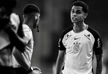 Luiz Gustavo Bahia briga com árbitro  -  (crédito: Reprodução/Redes sociais )