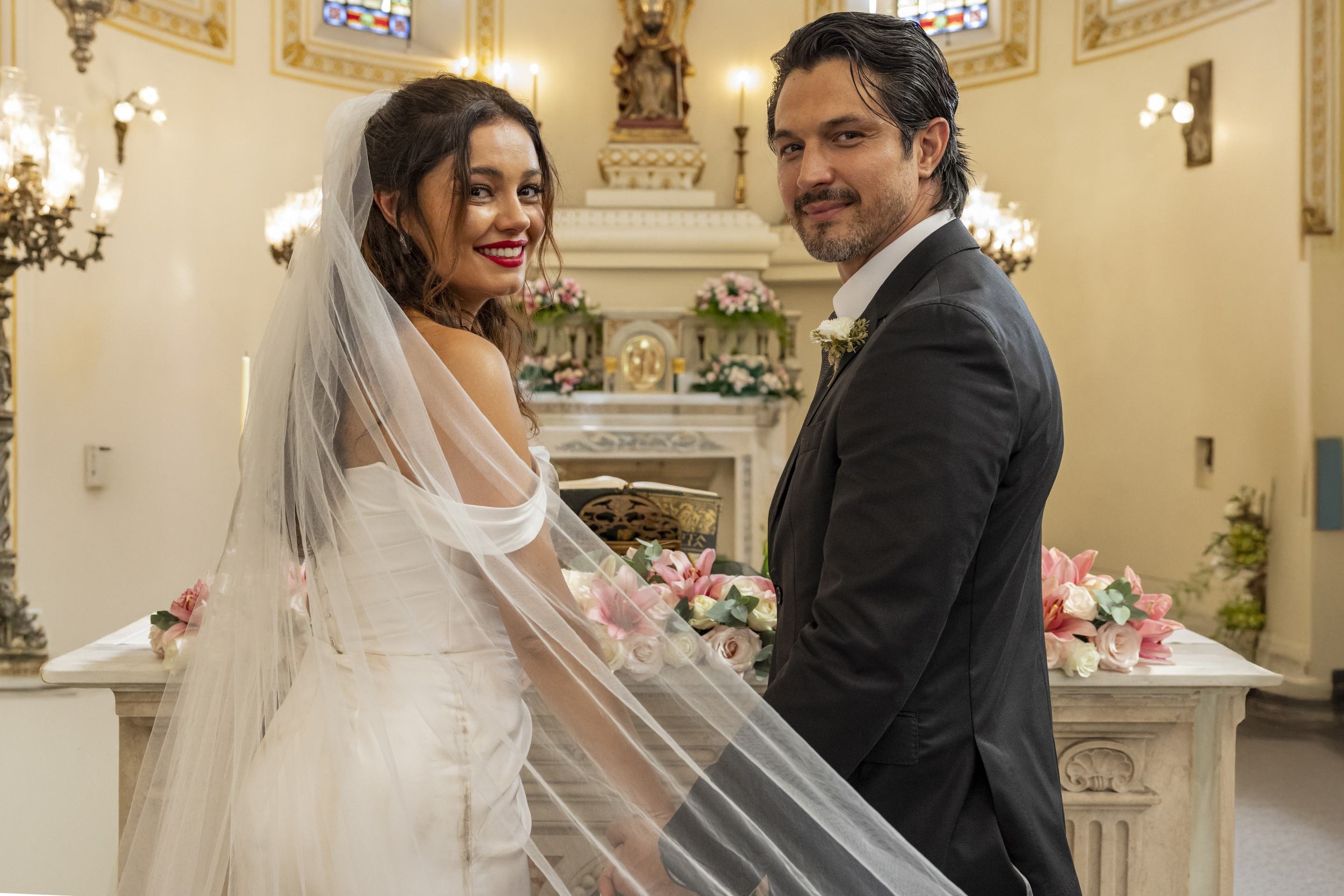 Gerluce (Sophie Charlotte) e Paulinho (Romulo Estrela): final feliz em "tr~es Gra&ccedil;as"