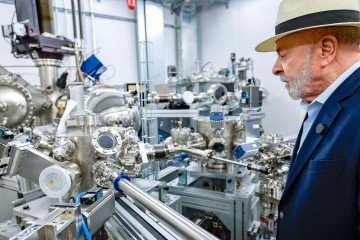 Lula visita as novas linhas de luz do CNPEM. Ampliação do Sirius coloca o Brasil em um seleto grupo de países que utilizam tal tecnologia -  (crédito:  Ricardo Stuckert / PR)