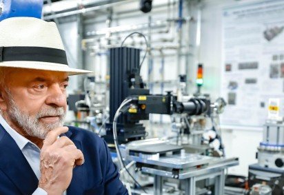 Segundo o boletim médico do hospital, Lula apresenta 