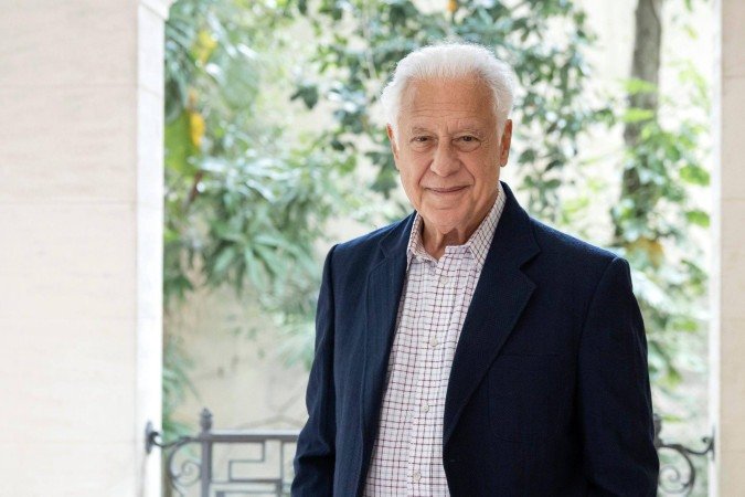 Antonio Fagundes no papel de Arthur Brandão, um magnata do ramo das joias, em <em>Quem Ama Cuida</em>, nova novela da Globo - (crédito: Manoella Mello/Divulgação) Antonio Fagundes no papel de Arthur Brandão, um magnata do ramo das joias, em <em>Quem Ama Cuida</em>, nova novela da Globo - (crédito: Manoella Mello/Divulgação)