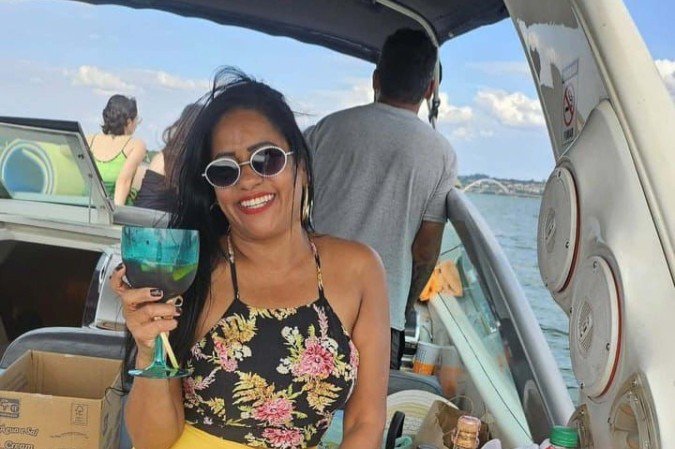 Cl&aacute;udia da Silva Nascimento, 50, foi morta pelo companheiro com disparos de arma de fogo no Condom&iacute;nio Mans&otilde;es Parque Bras&iacute;lia, em S&atilde;o Sebasti&atilde;o.