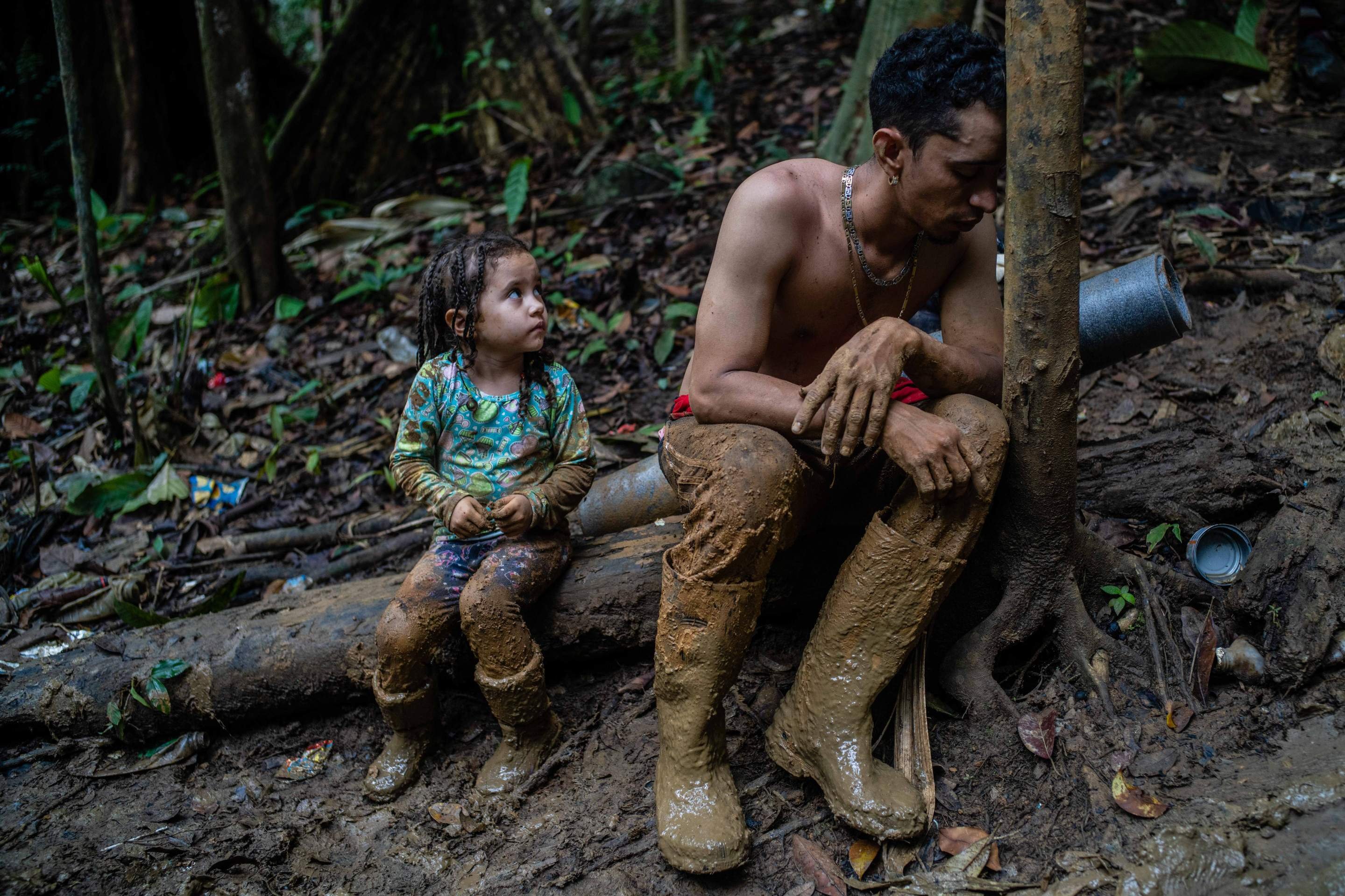 Brasília recebe exposição fotográfica que critica conflitos mundiais