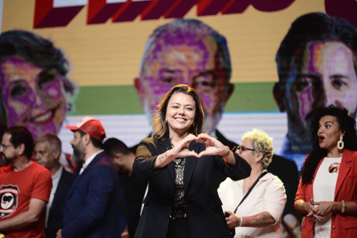 Lan&ccedil;amento de Erika Kokay e Leandro Grass aconteceu nesta ter&ccedil;a-feira (19/5)