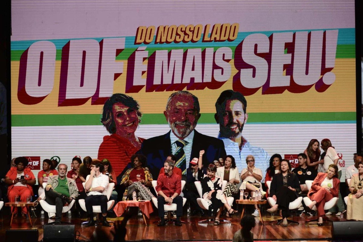 Lan&ccedil;amento de Erika Kokay e Leandro Grass aconteceu nesta ter&ccedil;a-feira (19/5)