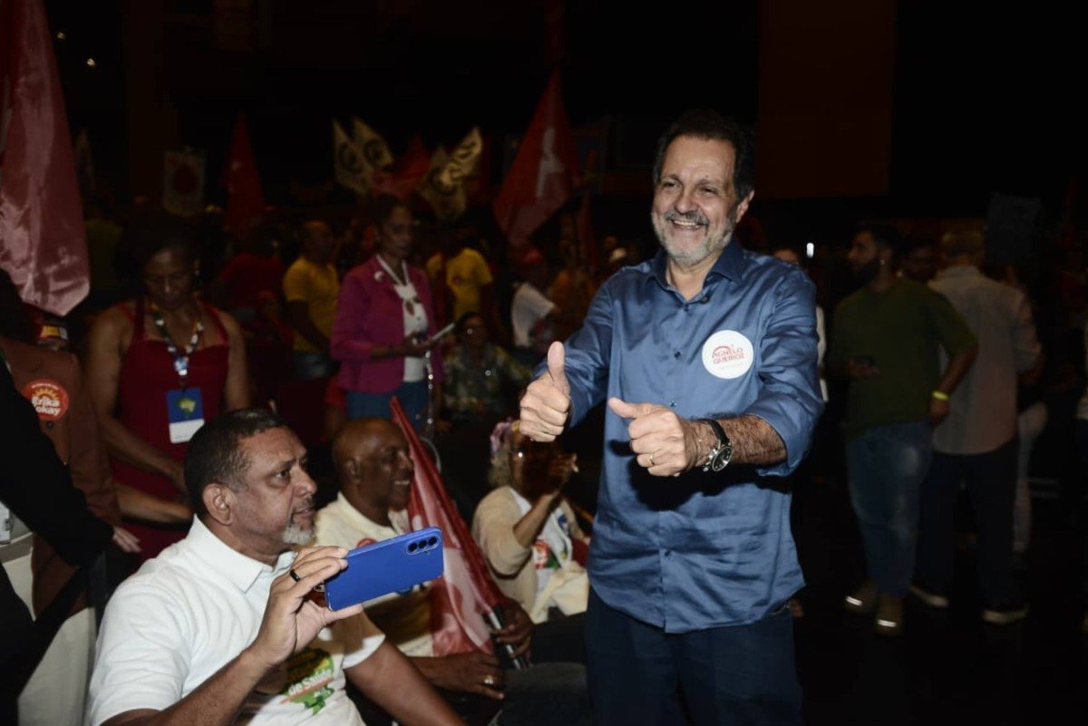 Lan&ccedil;amento de Erika Kokay e Leandro Grass aconteceu nesta ter&ccedil;a-feira (19/5)