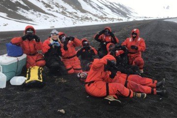 A descoberta liderada por Amanda Bendia, Ana Carolina Butarelli e Francielli Vilela Peres aborda o protagonismo da ciência brasileira na exploração de ambientes extremos e abre caminho para estudos sobre vida em outros planetas
 -  (crédito: Reprodução/Acervo Usp/Amanda Bendia)