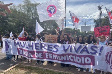 Protesto durou cerca de 2h, sendo 1h de caminhada - (crédito: Vitória Torres/CB) Protesto durou cerca de 2h, sendo 1h de caminhada - (crédito: Vitória Torres/CB)