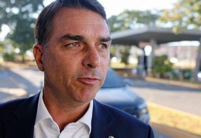 O que Flávio Bolsonaro diz sobre encontro com Vorcaro após primeira prisão do banqueiro do Master -  (crédito: BBC Geral) -O que Flávio Bolsonaro diz sobre encontro com Vorcaro após primeira prisão do banqueiro do Master -  (crédito: BBC Geral)