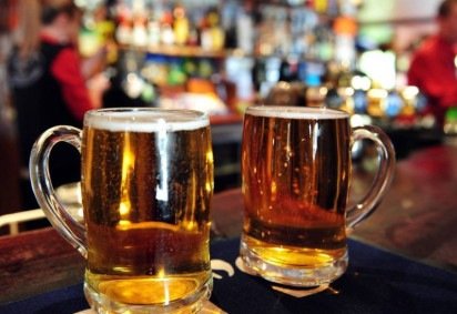 Assistir aos jogos em restaurantes e bares ficará mais caro. Preço cobrado pelos estabelecimentos subiu 7,28%, ante 3,84% do Índice de Preços ao Consumidor (IPC) -  (crédito: Agência Brasil) -Assistir aos jogos em restaurantes e bares ficará mais caro. Preço cobrado pelos estabelecimentos subiu 7,28%, ante 3,84% do Índice de Preços ao Consumidor (IPC) -  (crédito: Agência Brasil)
