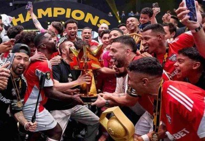 Desimpain vence G3X e é campeão da Kings League Brasil -  (crédito:  Foto: Divulgação/Kings League Brasil) -Desimpain vence G3X e é campeão da Kings League Brasil -  (crédito:  Foto: Divulgação/Kings League Brasil)