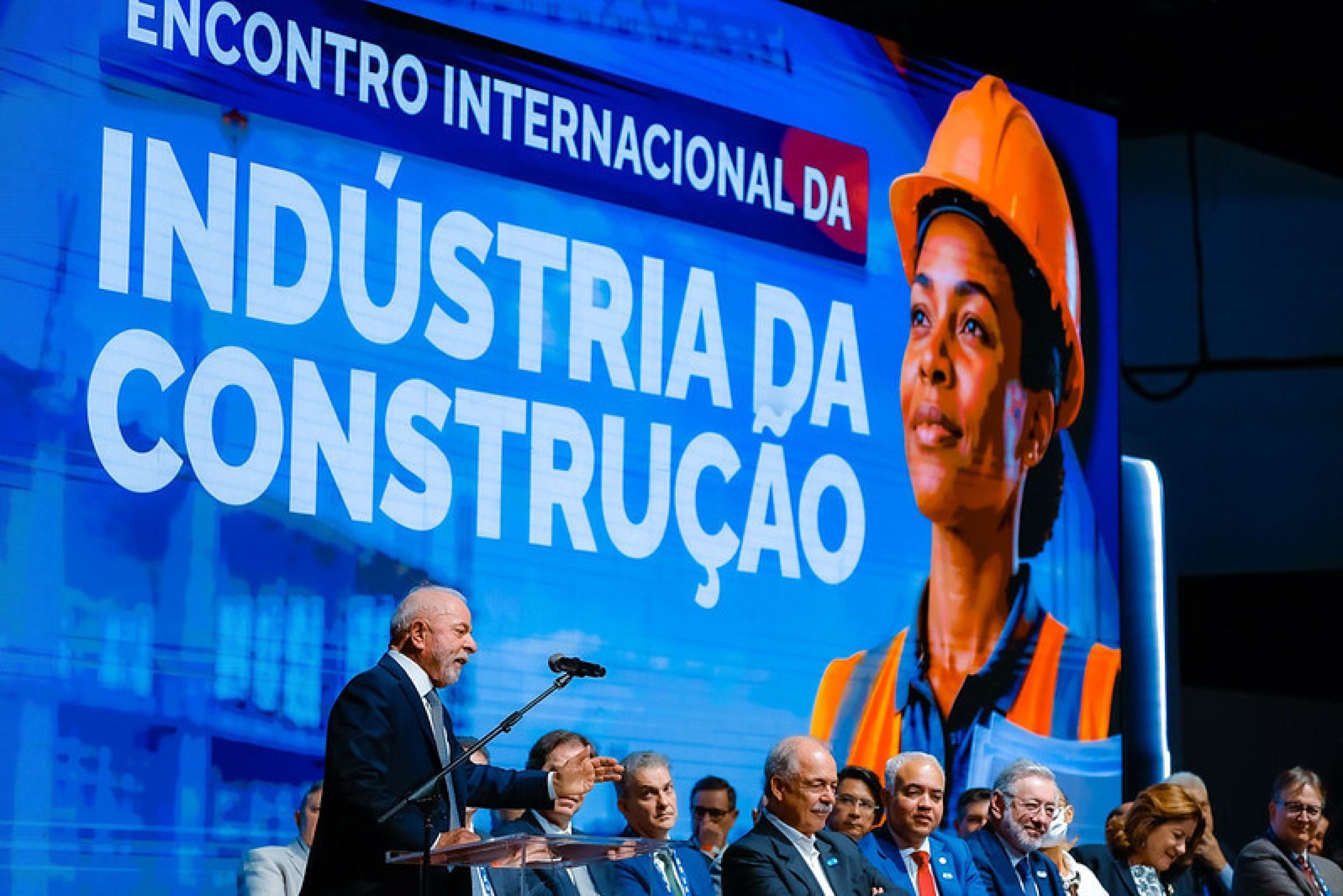 Lula chama ministro de ‘descobridor de dinheiro’ mas pondera não ser do Master