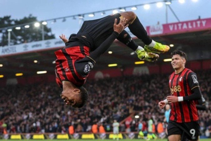 Kroupi comemora o gol da vitória do Bournemouth sobre o Manchester City - (crédito: Foto: Divulgação) Kroupi comemora o gol da vitória do Bournemouth sobre o Manchester City - (crédito: Foto: Divulgação)