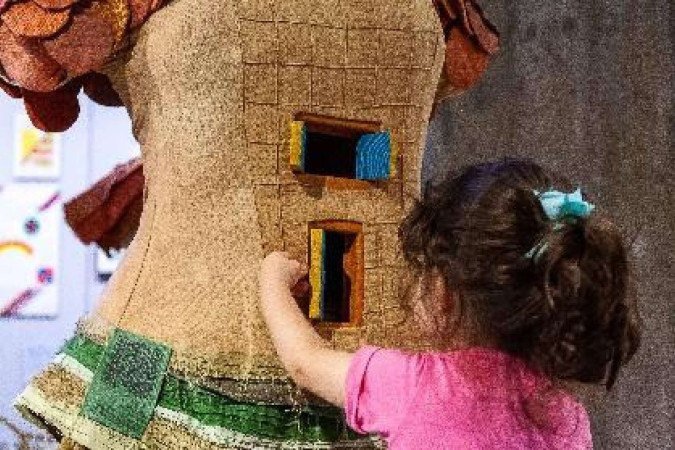 Cidadela
Exposição de Maria Azou. Abertura amanhã, às 10h, na CAIXA Cultural Brasília (SBS – Quadra 4 – Lotes 3/4 – Brasília), com visita guiada da artista. Visitação até 23 de agosto, de terça a domingo, das 9h às 21h. Classificação indicativa livre
