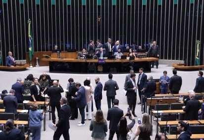 Parlamentares prop&otilde;em incluir PCC, CV e outras fac&ccedil;&otilde;es criminosas na classifica&ccedil;&atilde;o de terroristas -  (crédito: Thiago Cristino/C&acirc;mara dos Deputados) -Parlamentares prop&otilde;em incluir PCC, CV e outras fac&ccedil;&otilde;es criminosas na classifica&ccedil;&atilde;o de terroristas -  (crédito: Thiago Cristino/C&acirc;mara dos Deputados)
