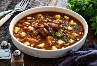Carne de panela com batata e cenoura (Imagem: Jacek Chabraszewski | Shutterstock) -  (crédito: EdiCase) -Carne de panela com batata e cenoura (Imagem: Jacek Chabraszewski | Shutterstock) -  (crédito: EdiCase)