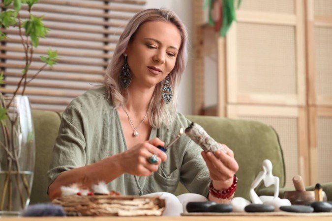 Pequenas mudanças na rotina ajudam a recuperar o equilíbrio e renovar as energias do lar (Imagem: Pixel-Shot | Shutterstock) - (crédito: EdiCase) Pequenas mudanças na rotina ajudam a recuperar o equilíbrio e renovar as energias do lar (Imagem: Pixel-Shot | Shutterstock) - (crédito: EdiCase)