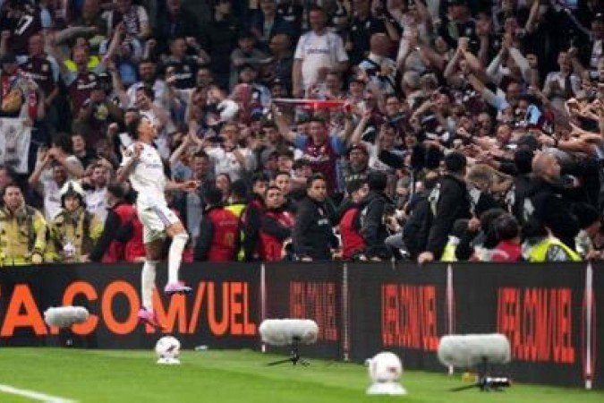 Campeão! Aston Villa bate Freiburg por 3x0 e encerra jejum de 30 anos sem título - (crédito: Juanma - UEFA/UEFA via Getty Images) Campeão! Aston Villa bate Freiburg por 3x0 e encerra jejum de 30 anos sem título - (crédito: Juanma - UEFA/UEFA via Getty Images)