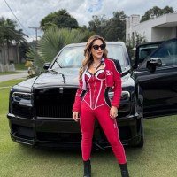 Nas redes sociais, a influenciadora gostava de exibir carrões de luxo -  (crédito:  Reprodução/Instagram)