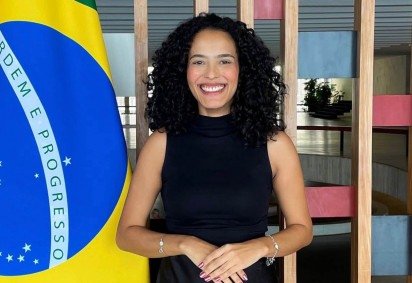 O impacto pessoal tem sido grande: Flávia se mudou de Vitória (ES) para Brasília, deixou o emprego anterior e assumiu contratos de longo prazo na capital -  (crédito: Reprodução/Instagram)