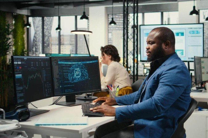 Empresas que usam inteligência artificial crescem mais rápido e erram menos (Imagem: DC Studio | Shutterstock)
- (crédito: EdiCase) Empresas que usam inteligência artificial crescem mais rápido e erram menos (Imagem: DC Studio | Shutterstock)
- (crédito: EdiCase)