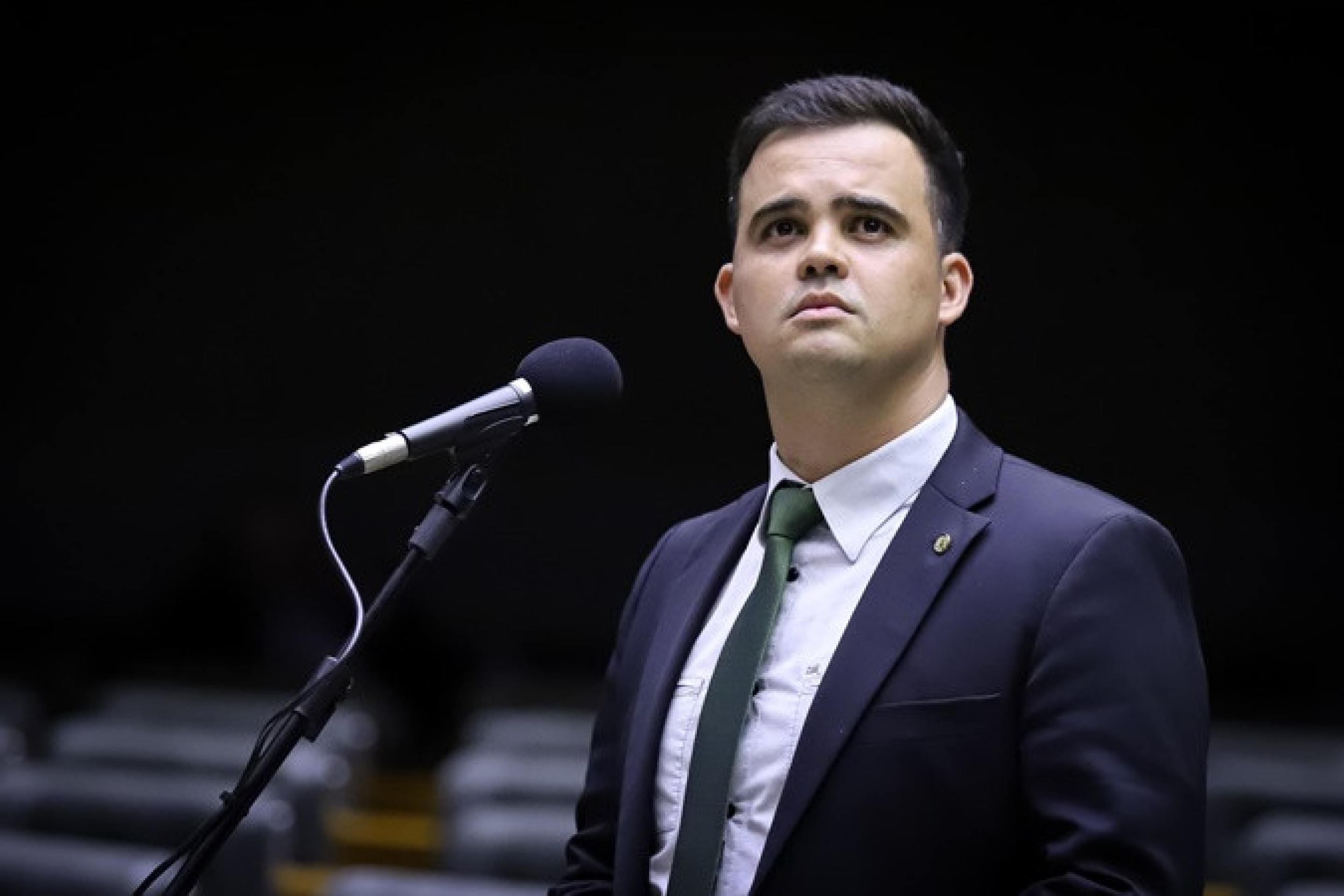 O deputado federal Junio Amaral (PL-MG), relator do projeto que amplia o porte de armas