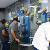 A aposta simples, que dá direito a marcar seis dezenas, custa exatamente R$ 6 -  (crédito:  Ed Alves/CB/D.A Press)