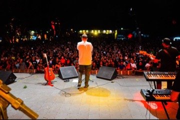 Dido é vocalista da Legião Urbana Cover Recife  -  (crédito: Divulgação)