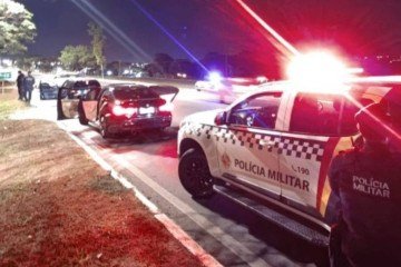 Operação última volta da PMDF prende homens por racha - (crédito: PMDF/Divulgação) Operação última volta da PMDF prende homens por racha - (crédito: PMDF/Divulgação)