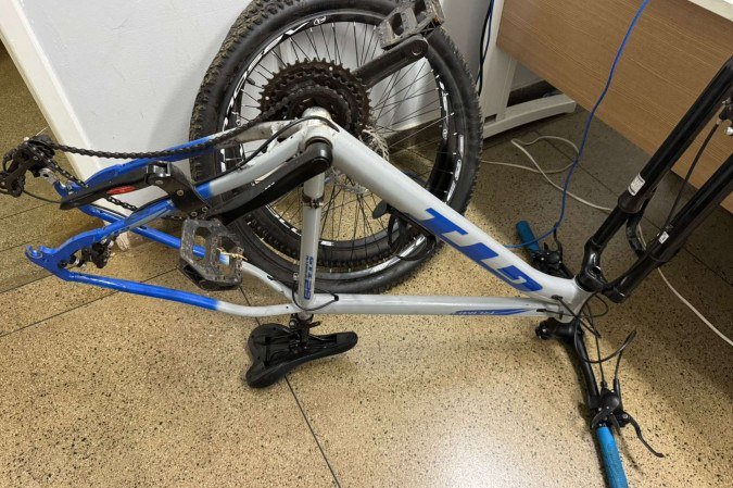Após a recuperação, a bicicleta foi devolvida ao dono - (crédito: Divulgação/PCDF) Após a recuperação, a bicicleta foi devolvida ao dono - (crédito: Divulgação/PCDF)