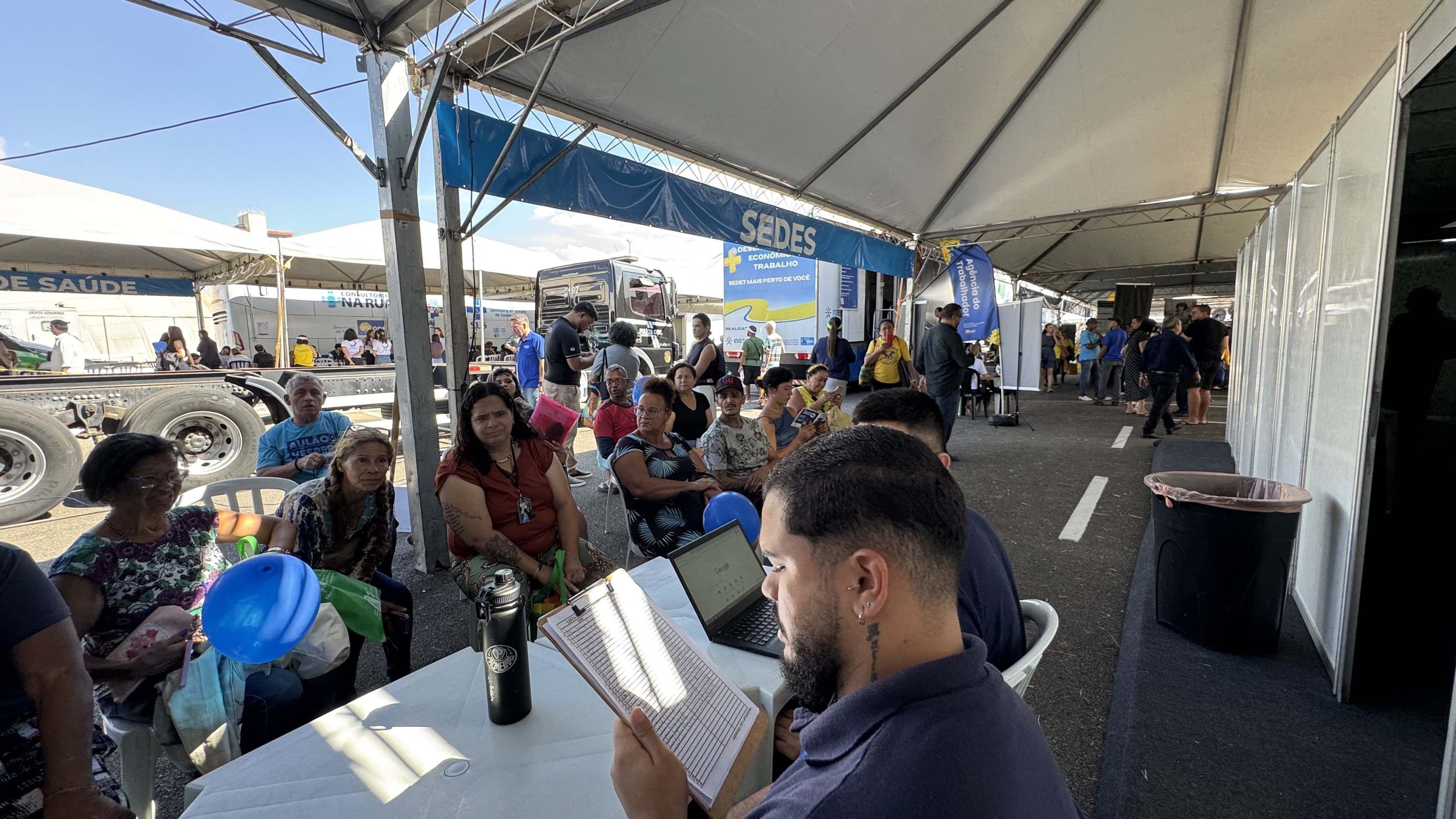 Assist&ecirc;ncia social pelo projeto GDF na Sua Porta em Samambaia