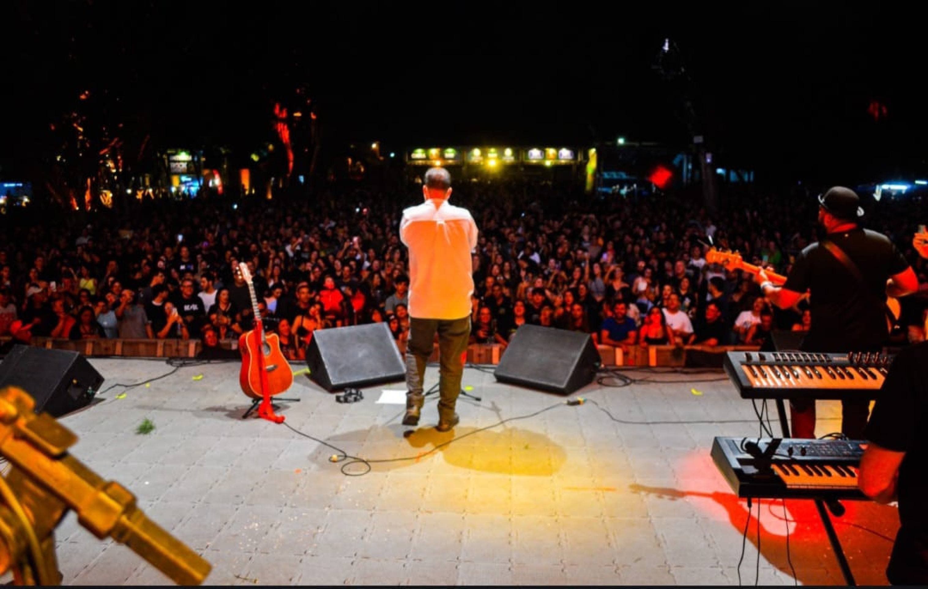 Cover da Legião Urbana faz sucesso em Recife